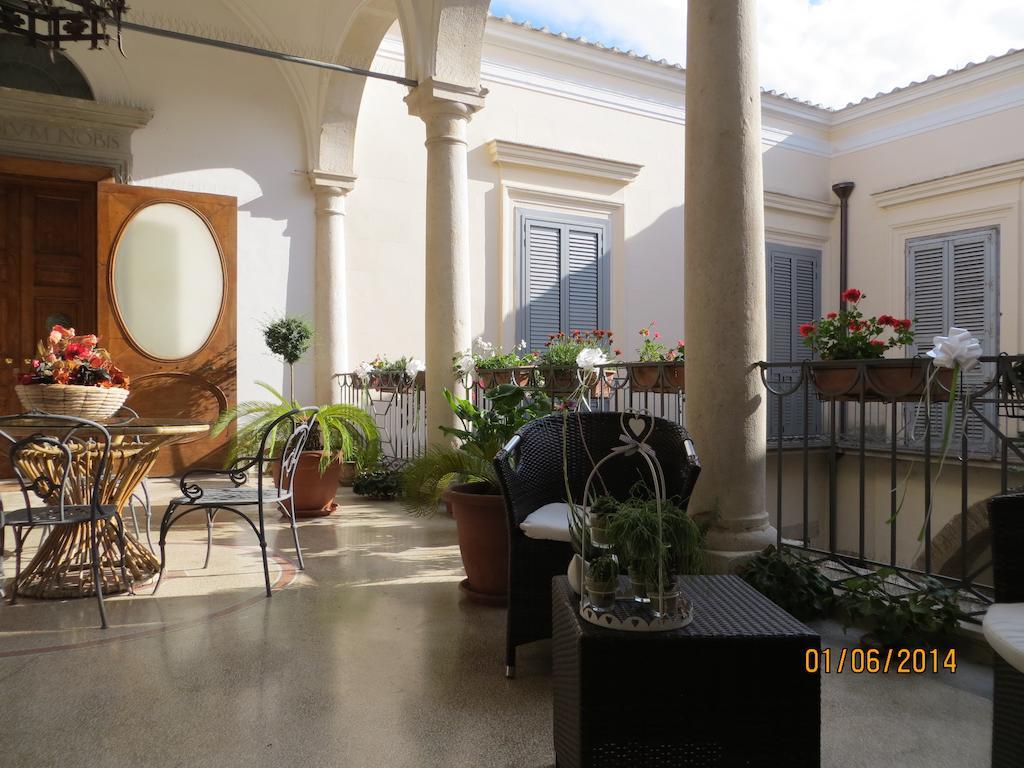 B&B Casa Cavalli Лучера Экстерьер фото